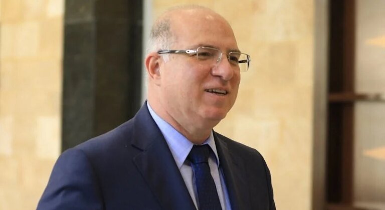 حيدر يطالب بالتمويل والعلاج العاجل