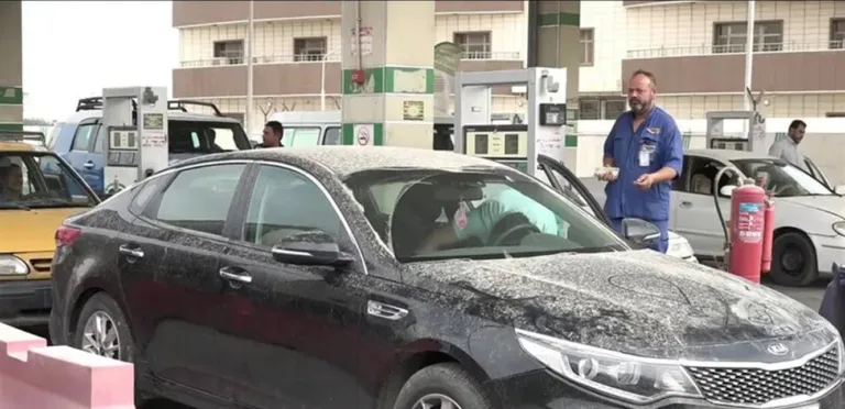 الحكومة العراقية تضع حداً للخلاف حول أزمة البنزين