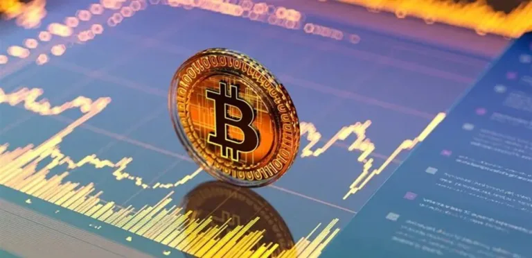 ويتزامن تراجع العملات الرقمية مع صعود الأسهم الأمريكية