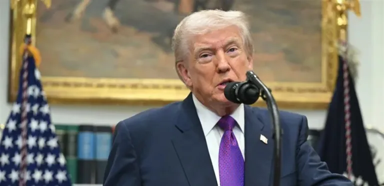 ويفرض ترامب تعريفات عالمية بنسبة 10%