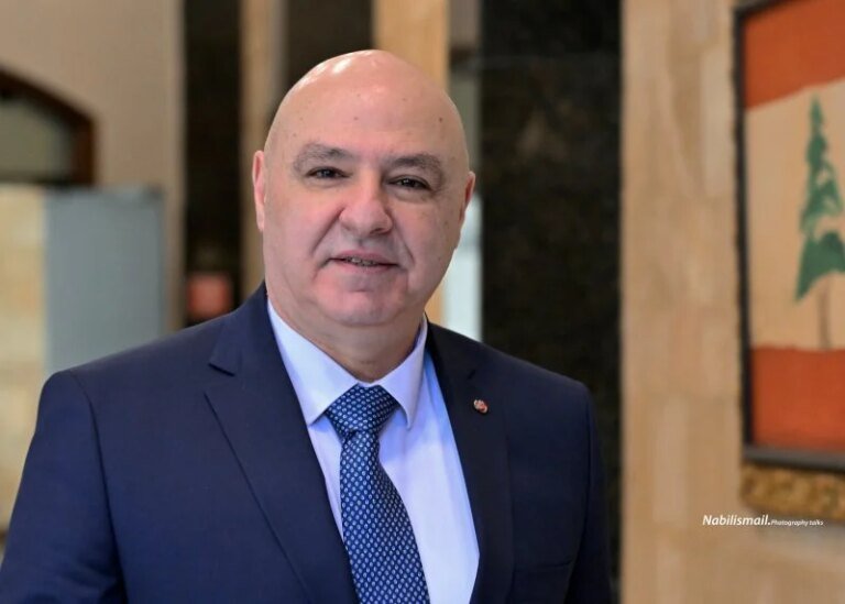 عون يبحث مع ماكرون وملك إسبانيا آخر التطورات