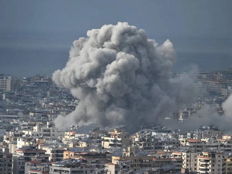 تصعيد خطير: إسرائيل تستهدف عشرات المواقع في بيروت تحت اسم “زئير الأسد”