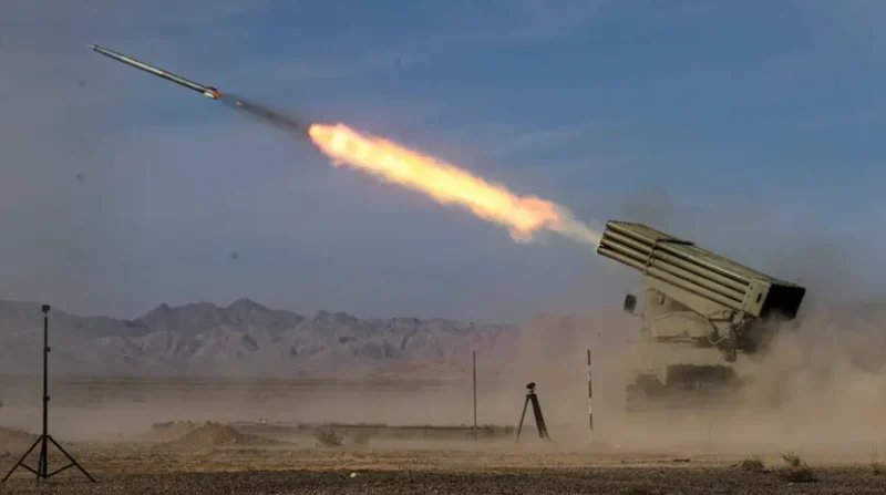 بلدان تؤكدان التصدي لعشرات الصواريخ والطائرات المسيّرة الإيرانية