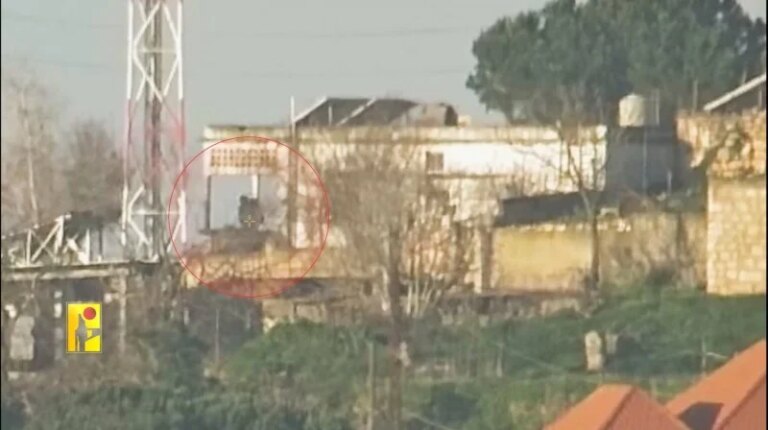 الدبابات والمروحيات تحت النيران.. تفاصيل يوم مليء بالاشتباكات