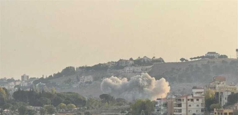 غارة إسرائيلية تستهدف منزلاً في بلدة الحلوسية