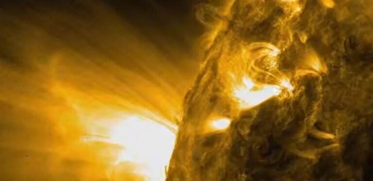 هل هناك علاقة بين التوهجات الشمسية والزلازل؟