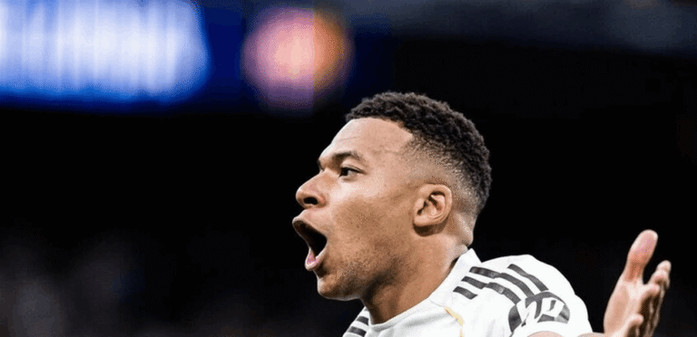 وتأكد غياب مبابي عن مباراة الذهاب أمام مانشستر سيتي، بحسب تقارير فرنسية.