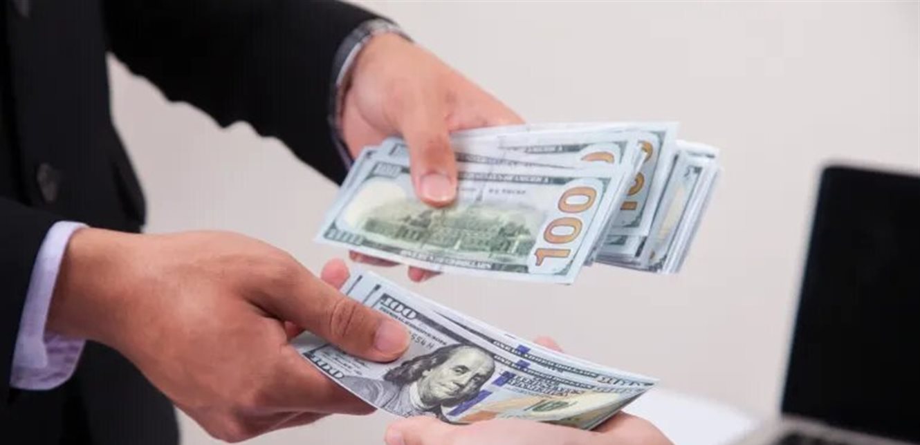 الاقتصاد الإيراني: أعباء إضافية تثقل كاهله بسبب التوترات الإقليمية وتفاقم عجز الموازنة والديون