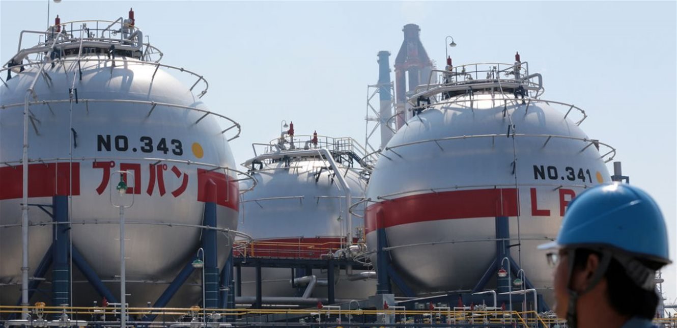 اليابان تستخدم مخزونها النفطي وسط ضغوط من واشنطن