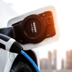 العلاقة بين حرب إيران و السيارات الكهربائية: تقرير هام يكشف التفاصيل