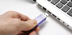 كيفية تحويل محرك أقراص فلاش USB إلى أداة استرداد نظام Windows