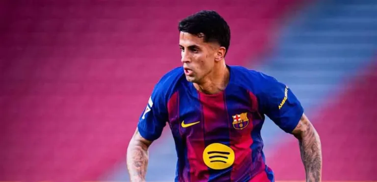 كانسيلو يفضل البقاء في برشلونة ويرفض عرضاً من الهلال