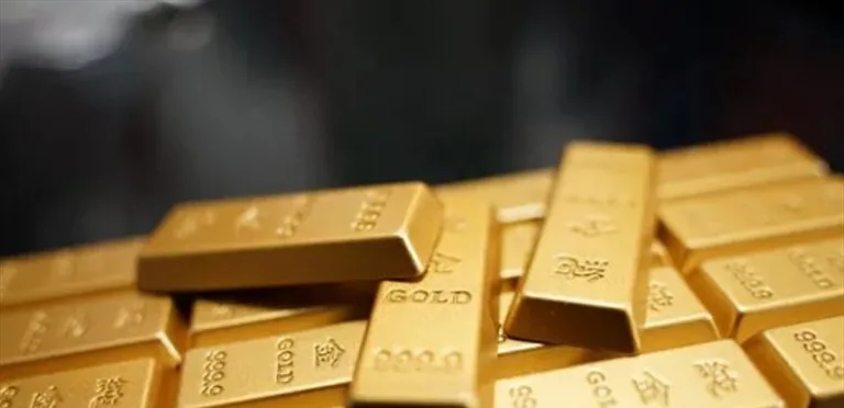 تراجع اهتمام المستثمرين بالذهب: ضغوط الدولار السبب؟