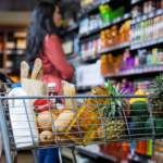 بعد 13 يوماً على الحرب… هل يكفي مخزون الغذاء والمحروقات؟