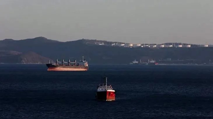 نافذة نفطية محدودة… قرار “ترامب” يوقد فتيل الخلاف ويقلب الموازين