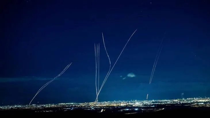 وإسرائيل في حالة تأهب قصوى ولديها ملاذات آمنة في ظل تهديدات إيران وحزب الله