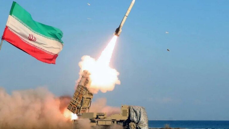 طهران في حالة تأهب وتواجه طائرات مسيرة مجهولة