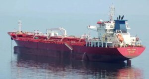 ناقلة نفط صينية تعود إلى الخليج وسط ضغوط أمريكية متزايدة