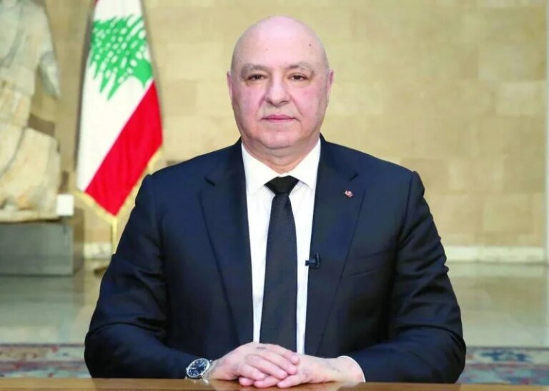 “لقد خاطوا بدون مسلة.”