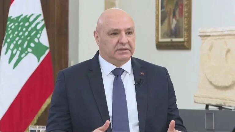 “لا يوجد حل من خلال العنف”