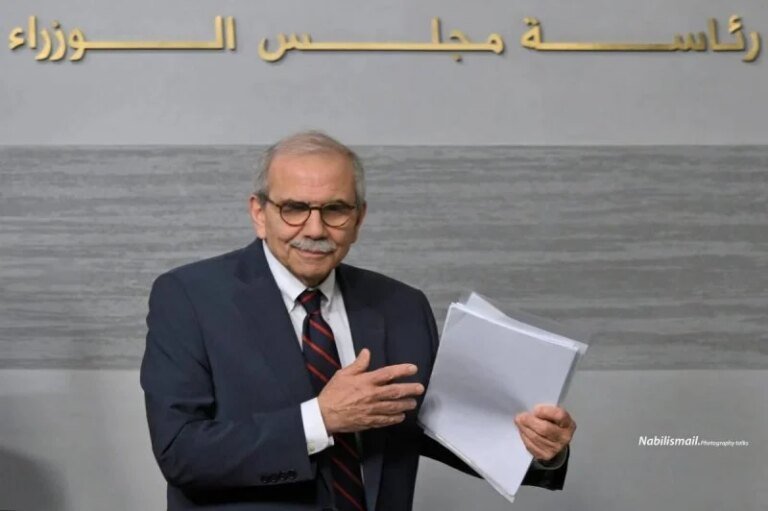 هناك فرق شاسع بين السلطة ولعن من لم تتلطخ أيديه بالدماء!