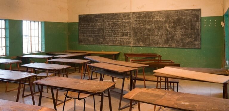 المقاولون الأساسيون: يطالبون بالإسراع في إقرار زيادة الرواتب