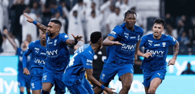 الهلال يتعثر.. والتعاون يخطف التعادل