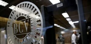 أمريكا تخفف العقوبات على البنك المركزي الفنزويلي بقرار حديث