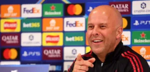 سلوت مصمم على البقاء في ليفربول رغم الإخفاقات