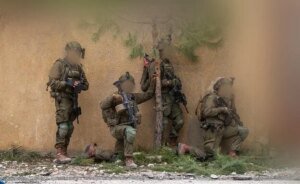 تفاصيل تنفيذ قرار ترامب بوقف إطلاق النار.. ما المسموح والمحظور عسكريا؟