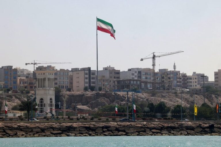 استنفار في جزيرة قشم… الدفاعات بوليتموس عند مضيق هرمز
