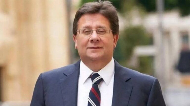 “إضاءة شمعة أفضل من لعنة الظلام”… كنعان يشدد على دور العمل التجريبي