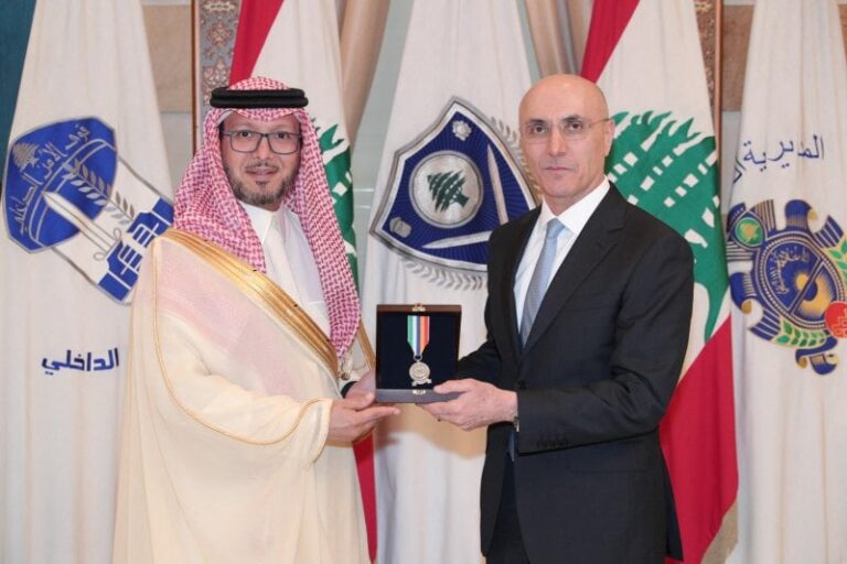 الحجار يكرّم البخاري… و الشيطان في العدد الكوبي – السعودي