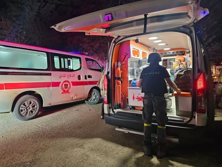 تحت معطفه… الدفاع المدني ينفذ عمليات إجلاء في النبطية والوار