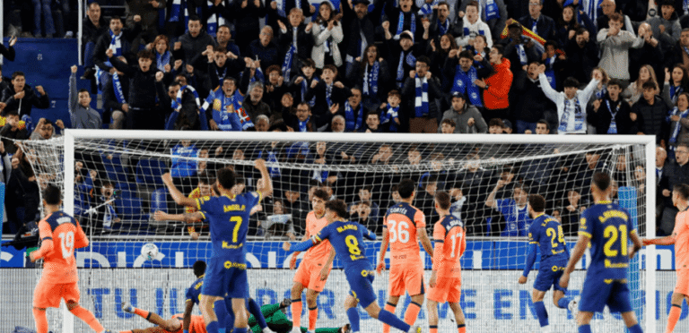 ألافيس لحضورم برشلونة البطل ويغادر منطقة الهبوط