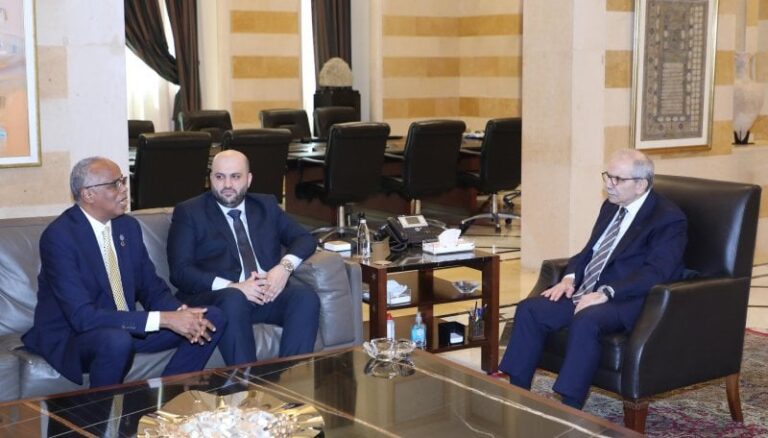 وداعا صحيا في السرايا… نواف سلام يكرّم ممثل منظمة الصحة العالمية