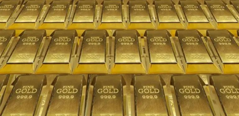 مع تصاعد أسعار النفط والدولار.. تراجع أسعار الذهب