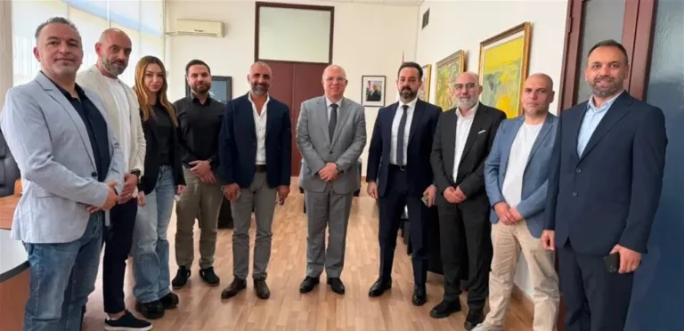 حيدر بحث شؤون قطاع الاتصالات والافران مع نقابات عامة