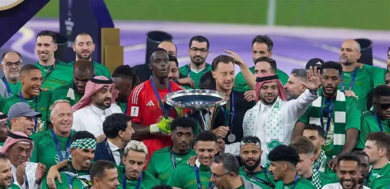 ميلان يفاوض يايسله.. والشرط الجزائي يعقّد الصفقة مع الأهلي