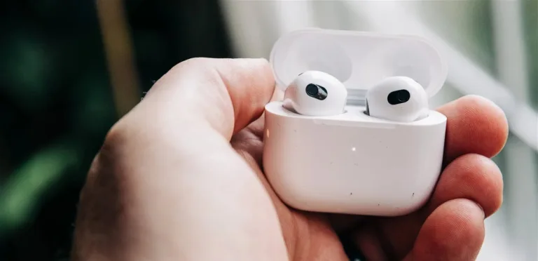 لتحكم أكبر.. تطبيقات تحميل التطبيقات الجديدة لسماعات AirPods