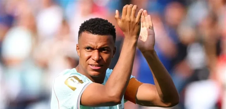 مبابي يتخطى بيليه في كأس العالم
