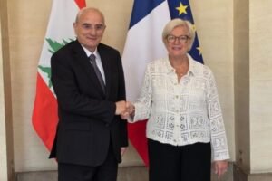 منسى موبايل في باريس دعم الجيش اللبناني والحركة التطوعية 1701