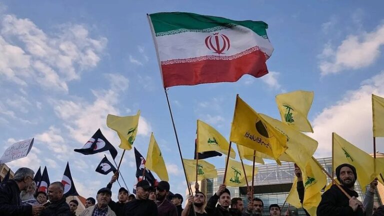 وفود لبنانية في طهران… و”حزب الله” يعلن جمعاً مواكباً للتشييع