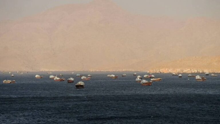 طهران تنفي رواية “أكسيوس”… من يملك قرار مضيق هرمز؟