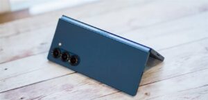 مجهّز بمميزات ممتازة.. سامسونغ وتحديد هاتف “Galaxy Z Flip” القابل للطي