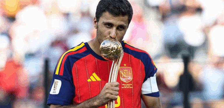 رودري أفضل لاعب في مونديال العالم.. إسبانيا تهيمن على جوائز الفردي