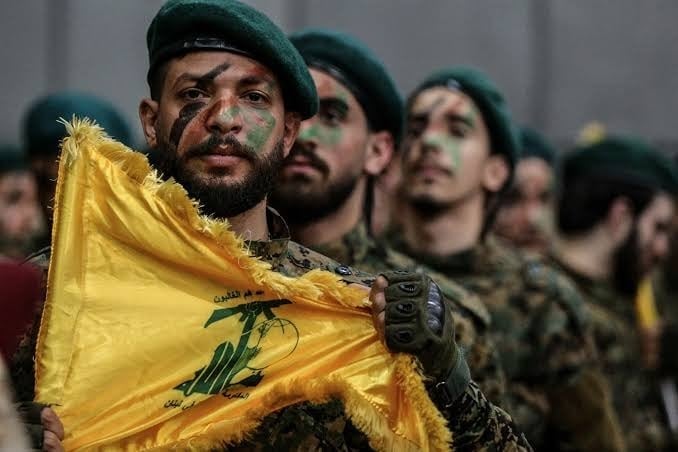 بعد انتشار لائحة “العمالة”… حزب الله يكسر الصمت