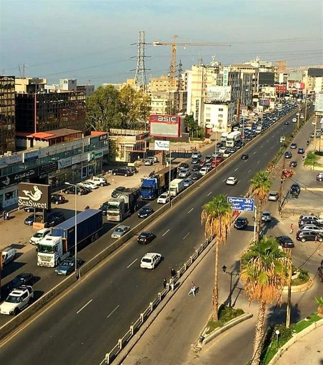 بسبب تركيب عواكس نقصة وعمود مروري… قررت سير على أوتوستراد زوق مصبح
