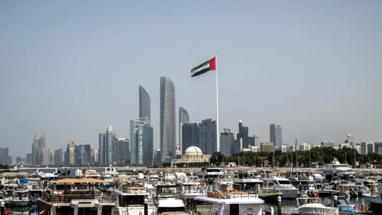 الإمارات تفتح بابًا جديدًا جديدًا مع لبنان… اجتماع ضخم يصل قريبًا