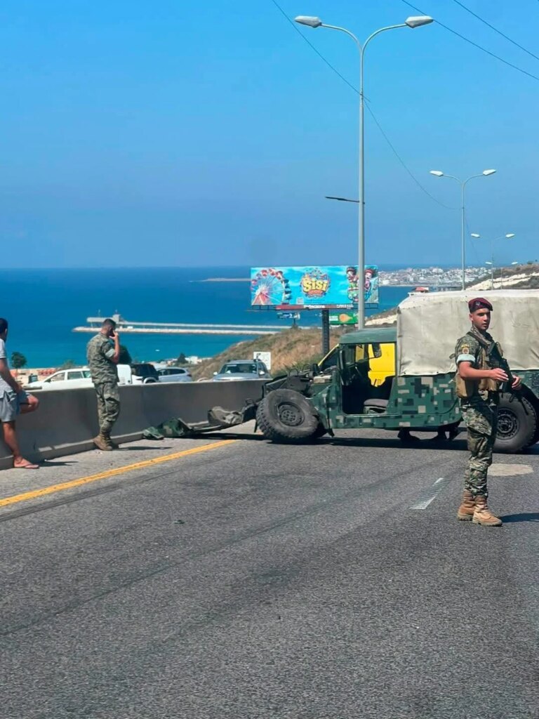 انحراف ثقة لآلية… اصطدام على أوتوستراد شكا